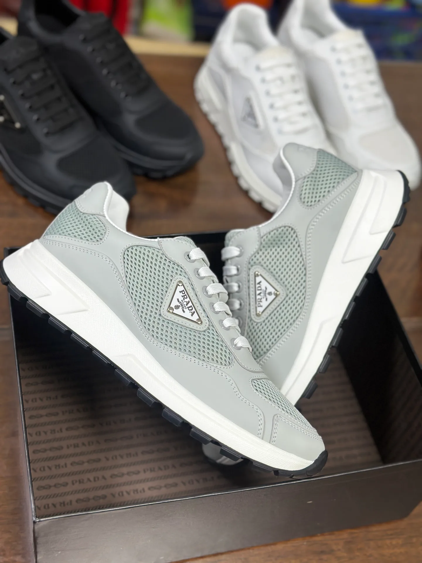 Кроссовки Женские Prada 10456790