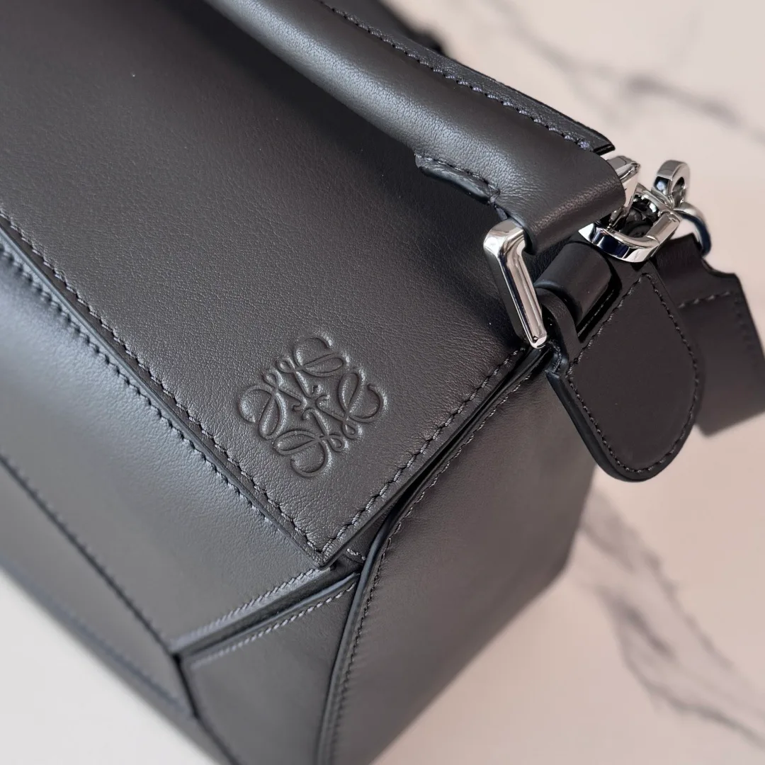 Классические Сумки Женские Loewe 12885108