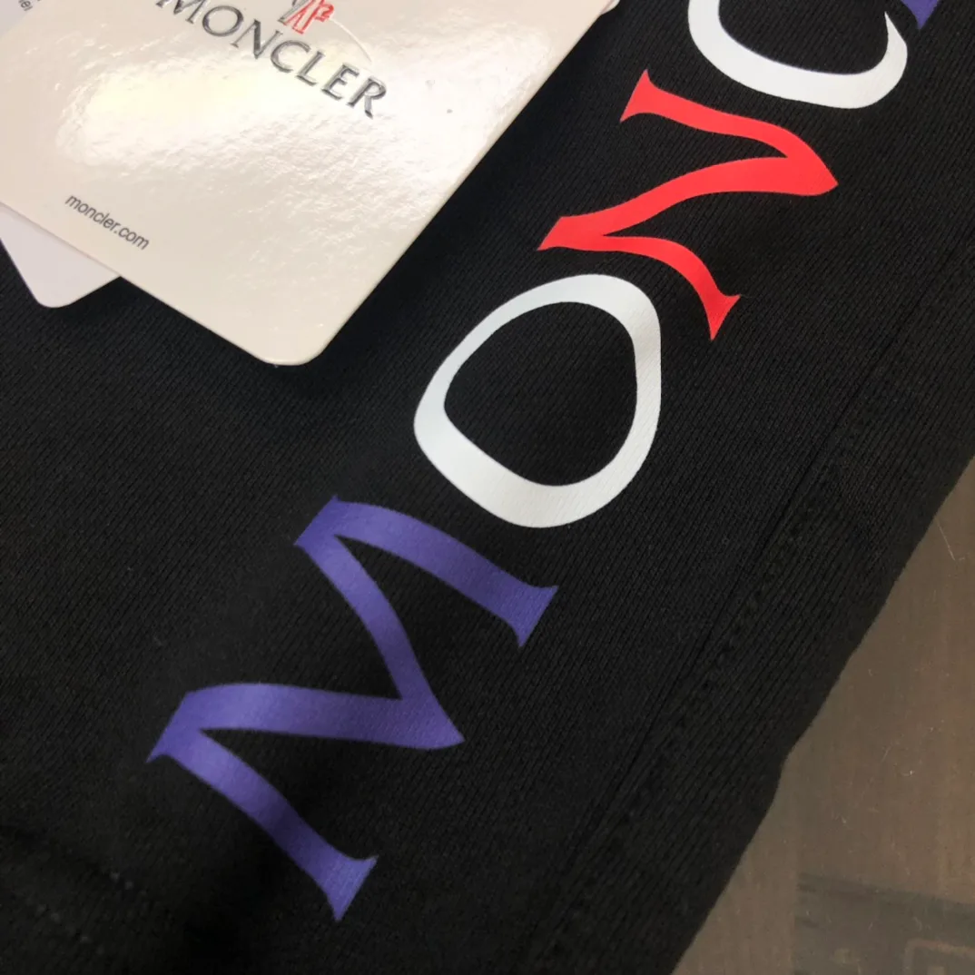 Шорты Женские Moncler 11615941