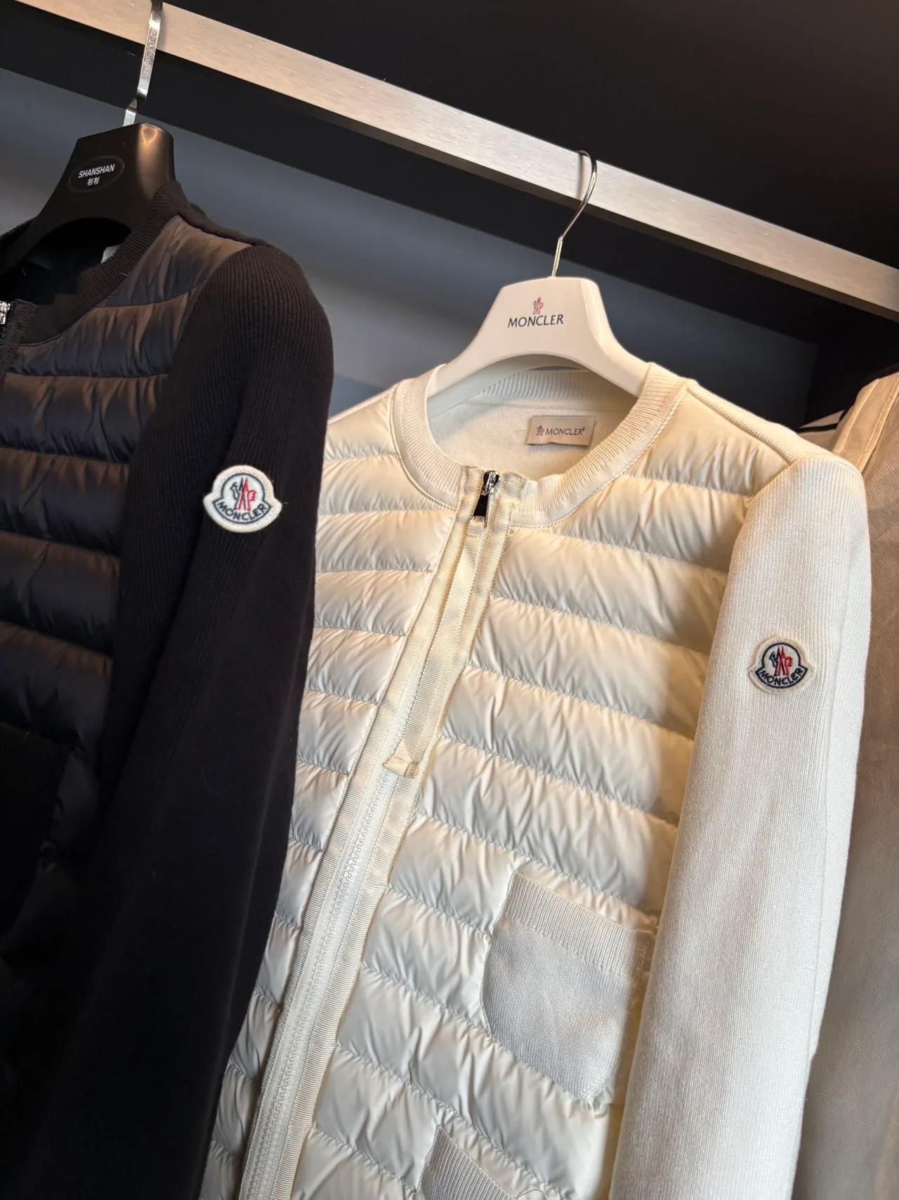 Куртки И Пуховики Женские Moncler 18110983