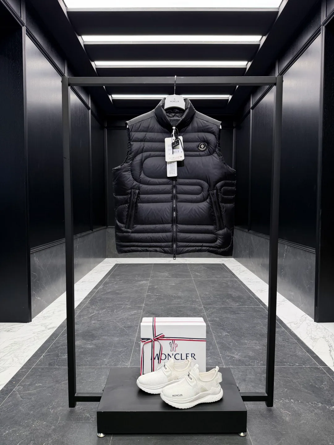 Жилеты Мужские Moncler 1266838