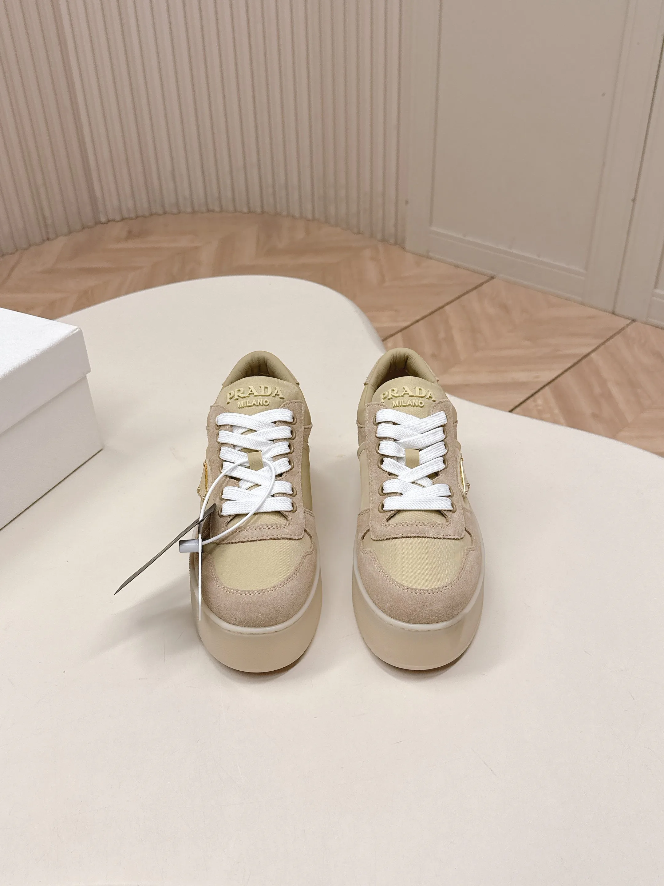 Кроссовки Женские Prada 11594933