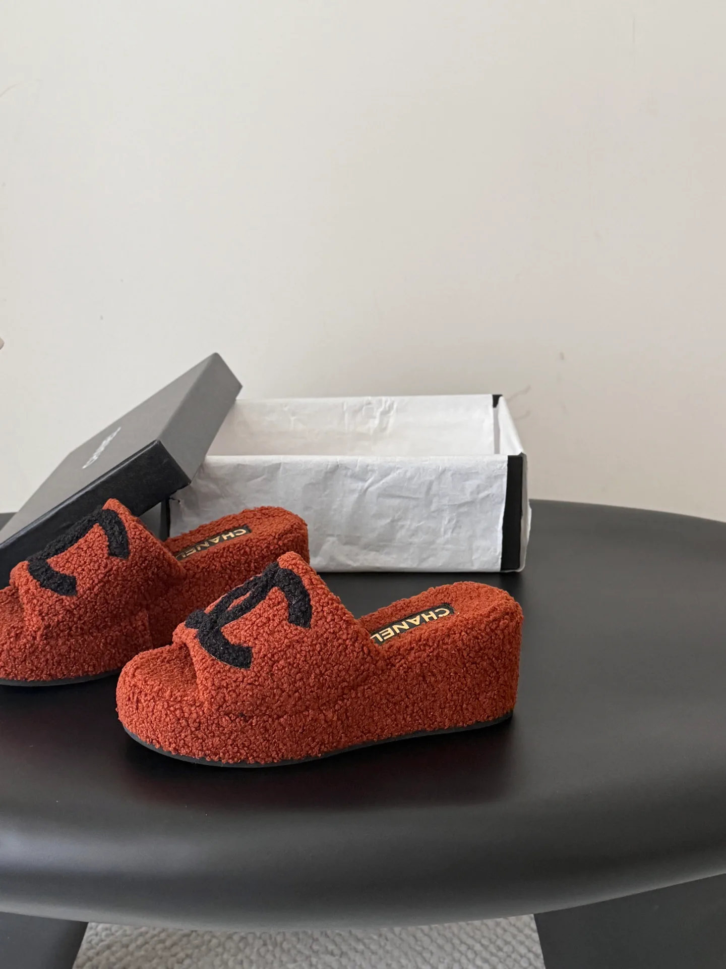 Тапочки Женские Chanel 18700079