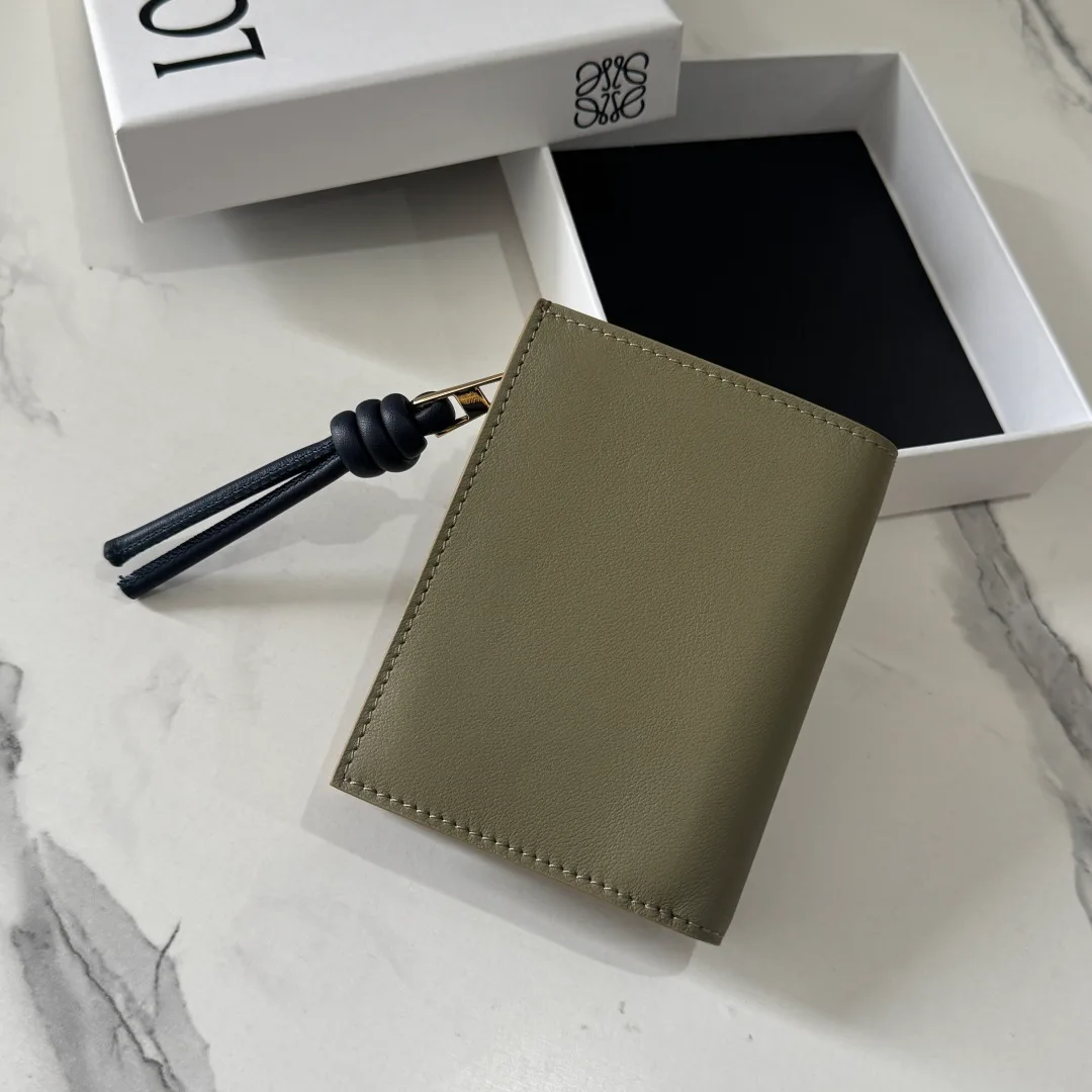 Клатчи Женские Loewe 17678669