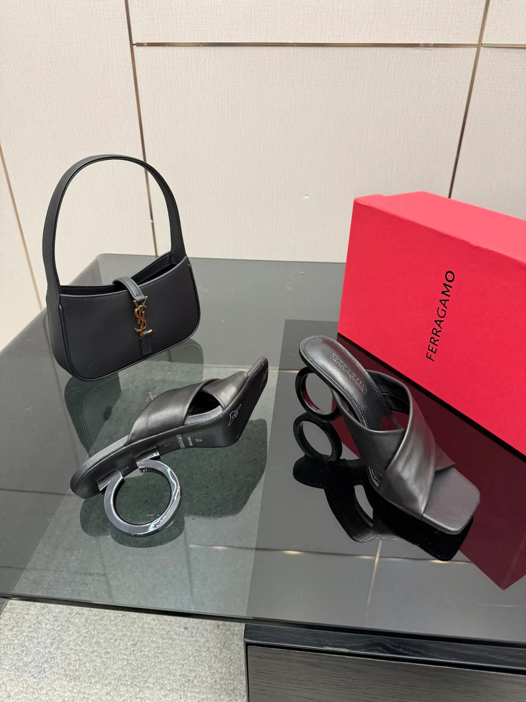 Босоножки Женские Salvatore Ferragamo 1498829