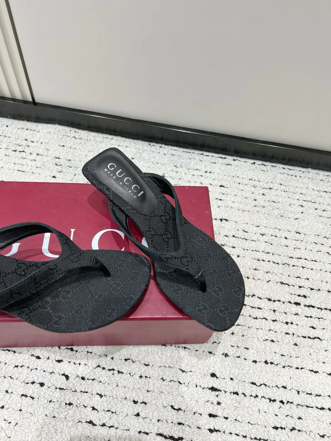 Шлепанцы Женские Gucci 17637839