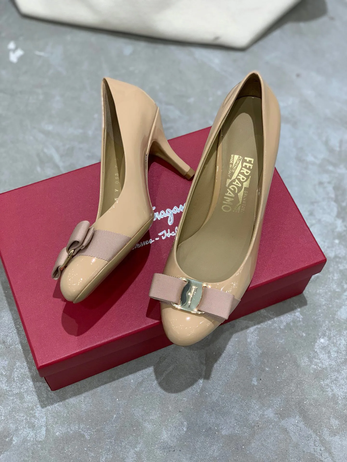 Туфли Женские Salvatore Ferragamo 18340718