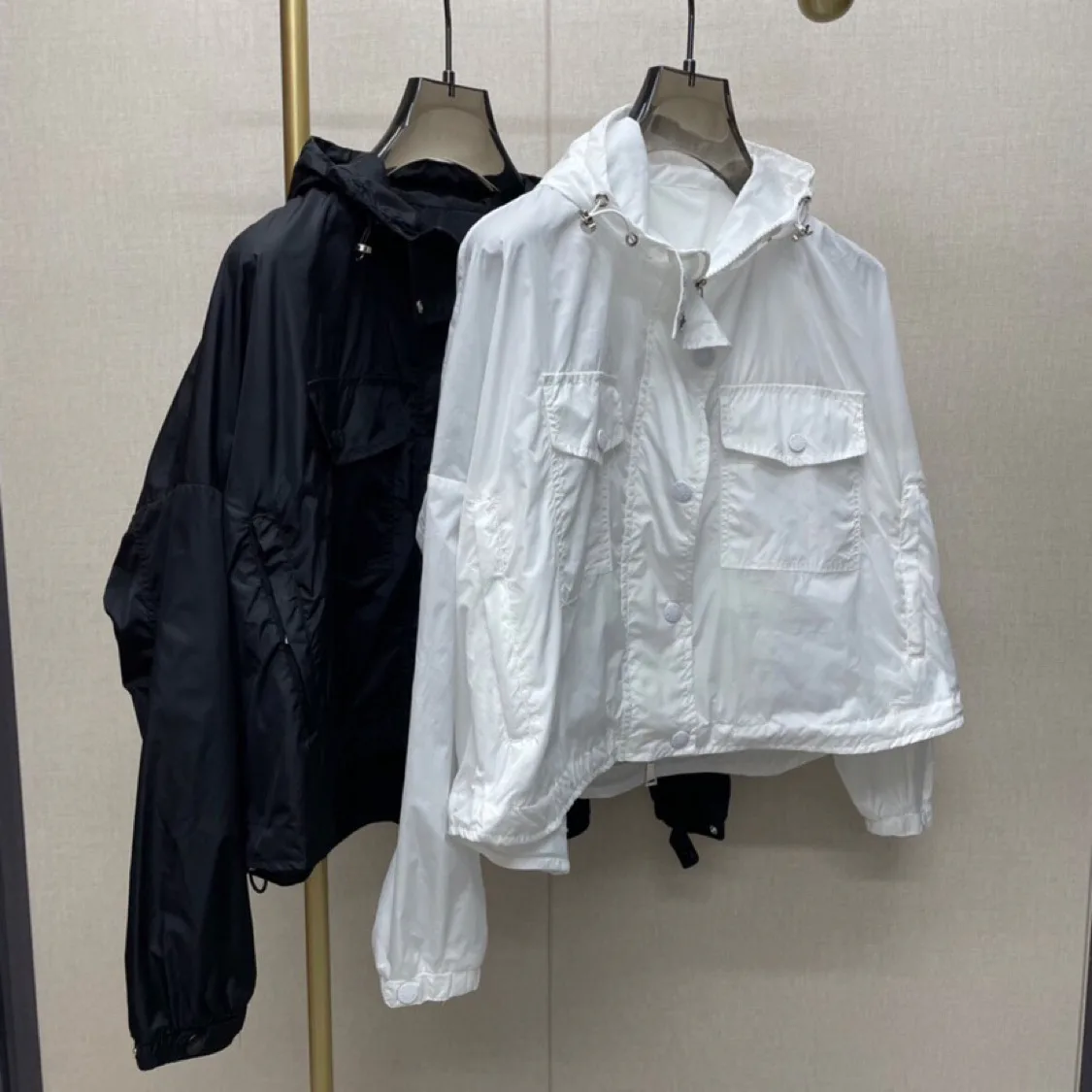 Куртки И Пуховики Женские Moncler 11244739