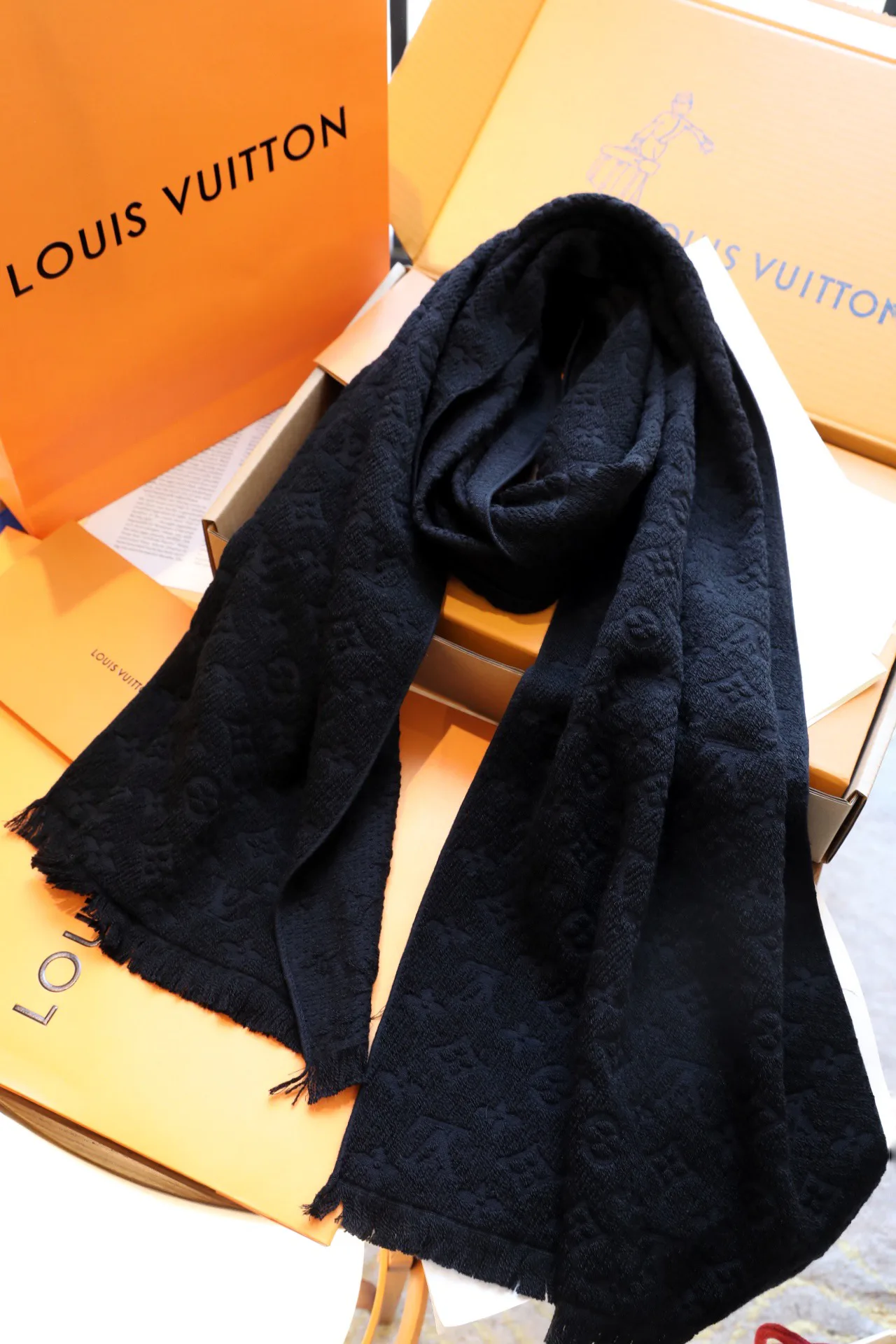 Шарфы Louis Vuitton 1628