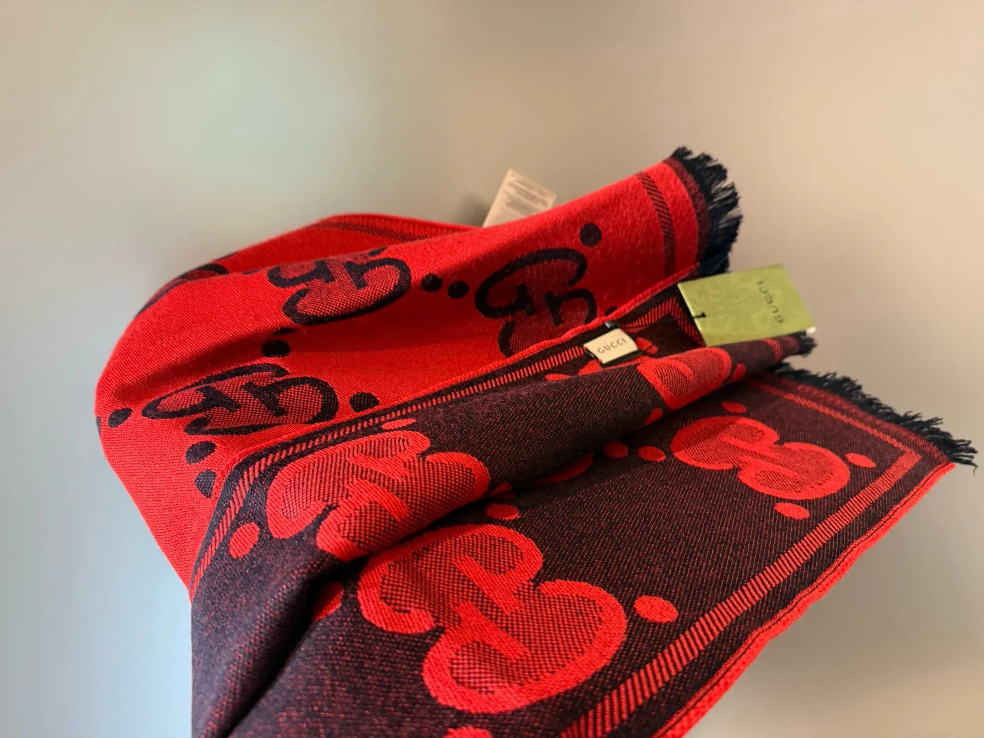 Шарфы Gucci 752666