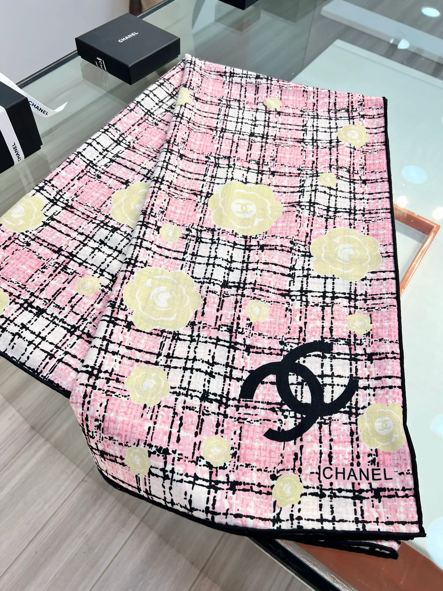Платки Chanel 18468944