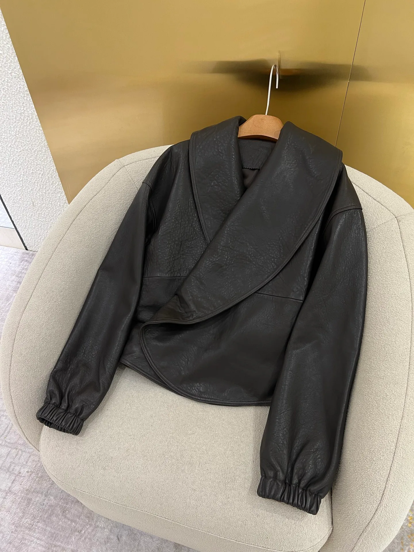 Кожаные Куртки И Дублёнки Женские Loro Piana 11544843