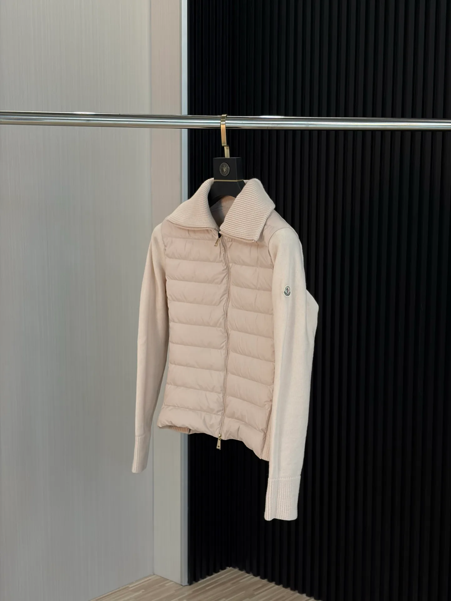 Куртки И Пуховики Женские Moncler 18600015