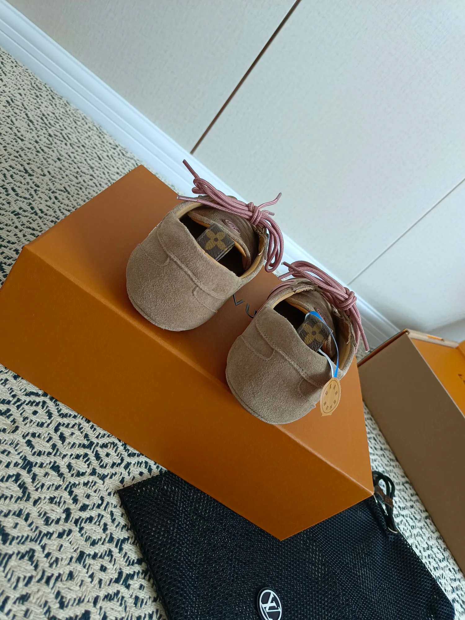 Кроссовки Женские Louis Vuitton 188376