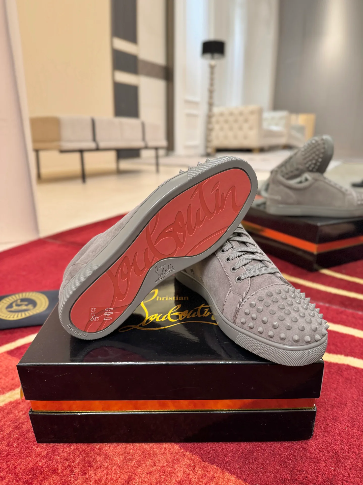Кроссовки Женские Christian Louboutin 19636673