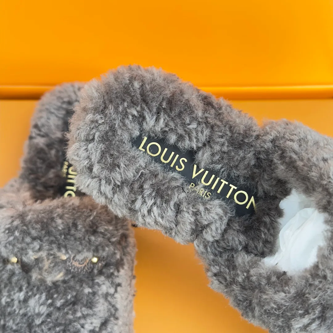 Тапочки Женские Louis Vuitton 19598080