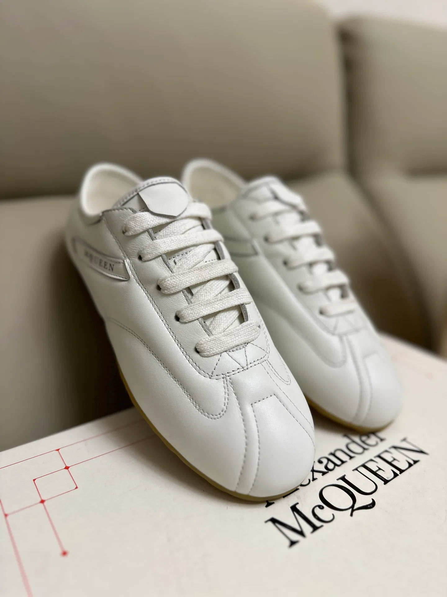Кроссовки Женские Alexander Mcqueen 18616723