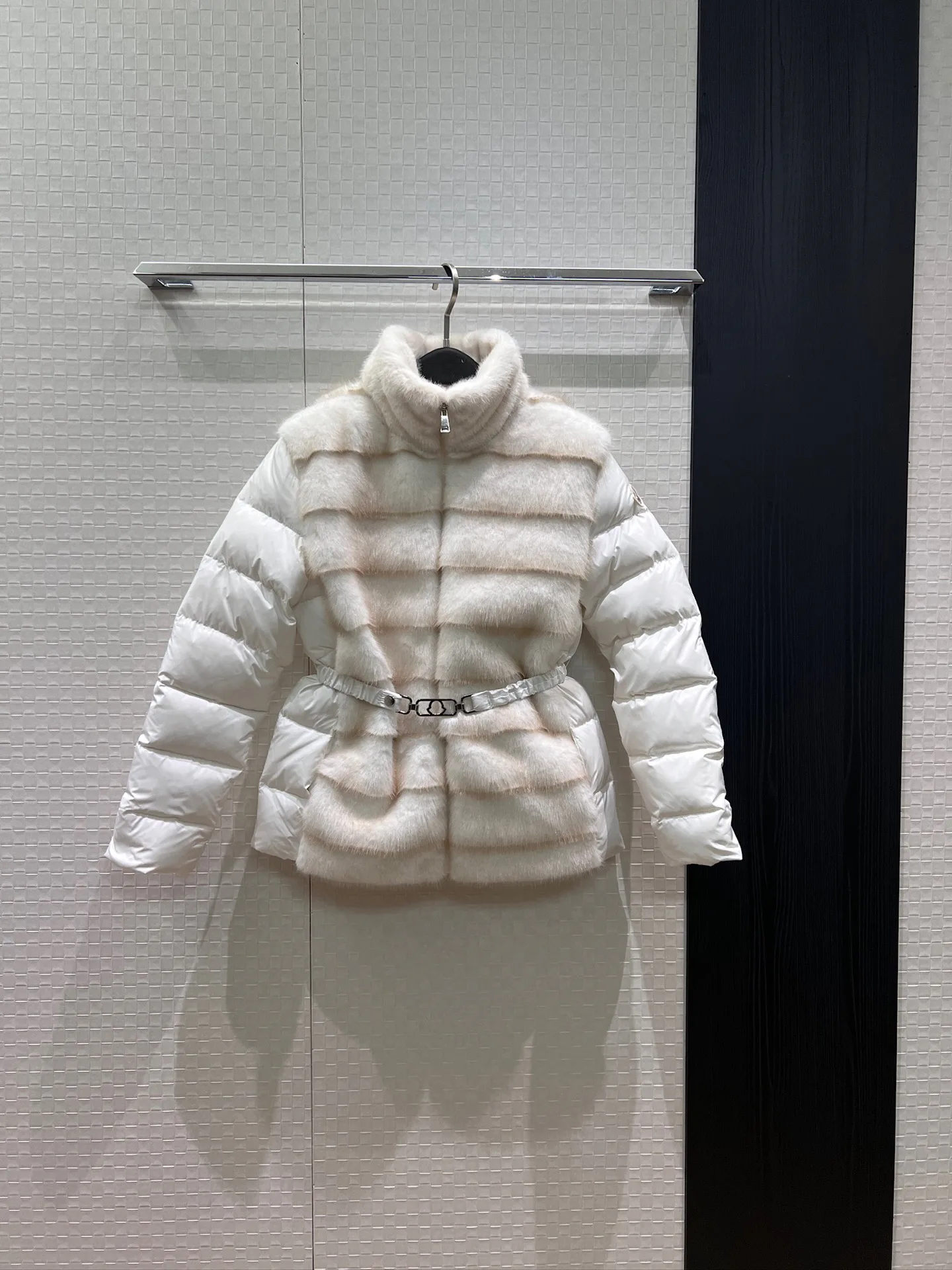 Куртки И Пуховики Женские Moncler 18778156