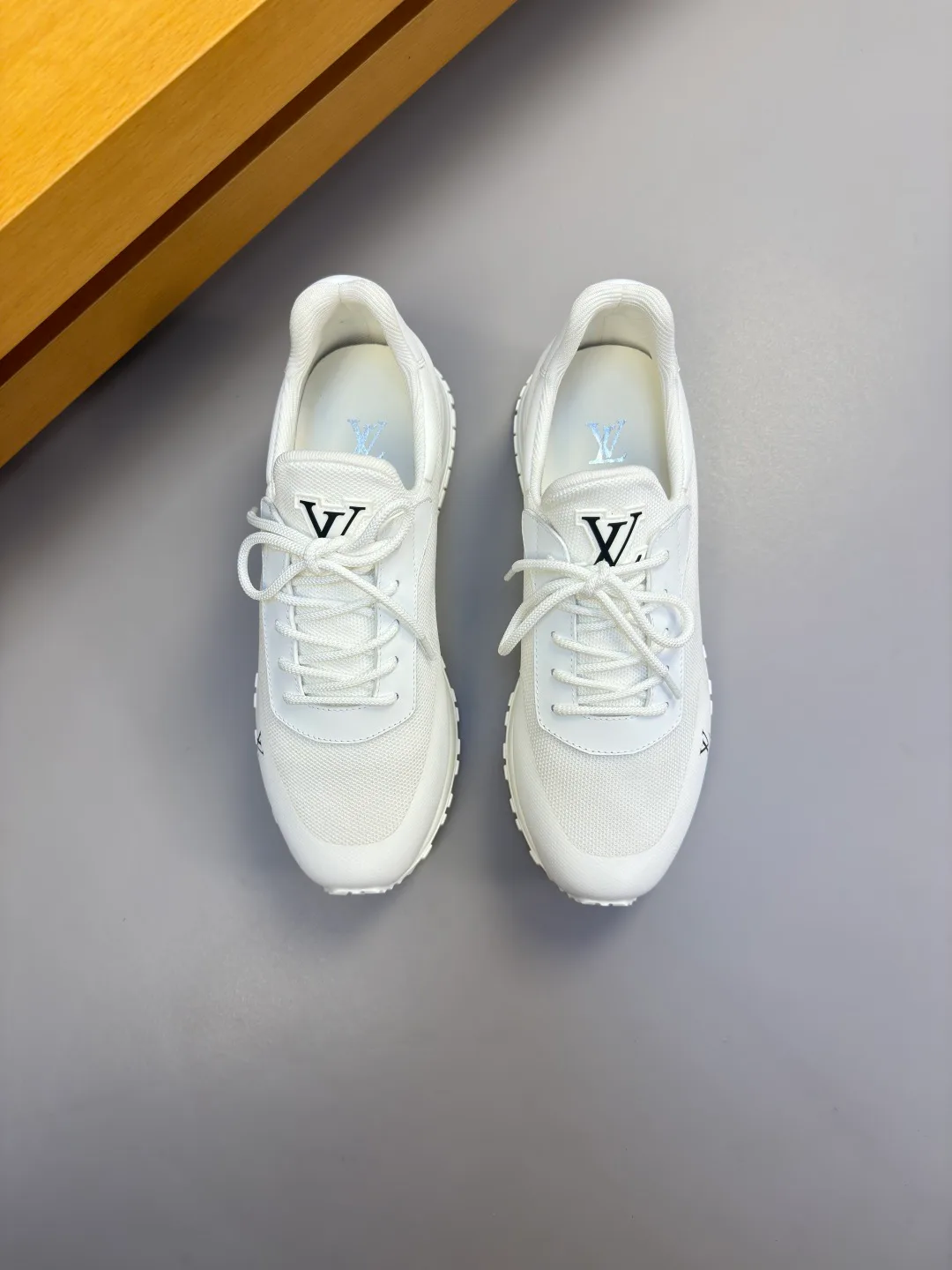 Кроссовки Мужские Louis Vuitton 17955085