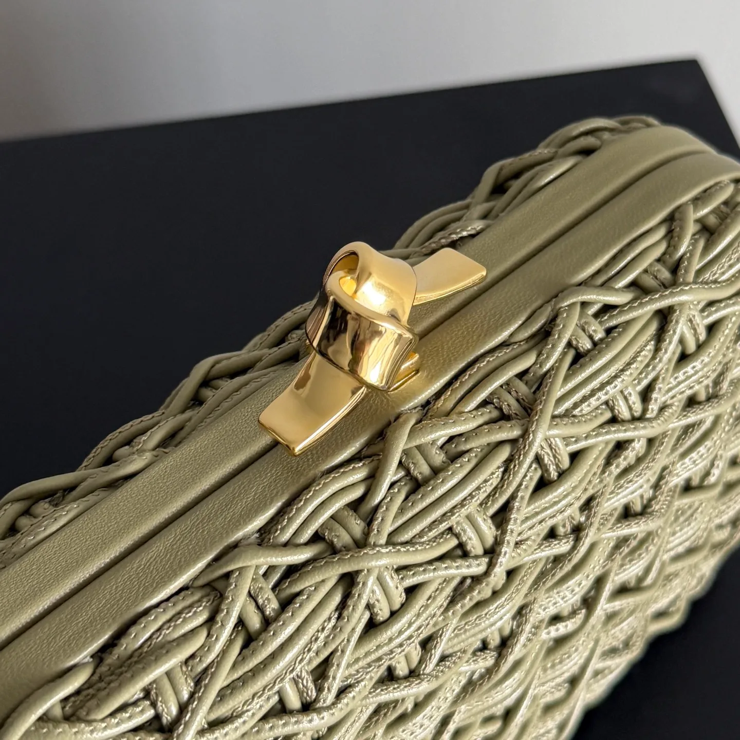Клатчи Женские Bottega Veneta 18849365