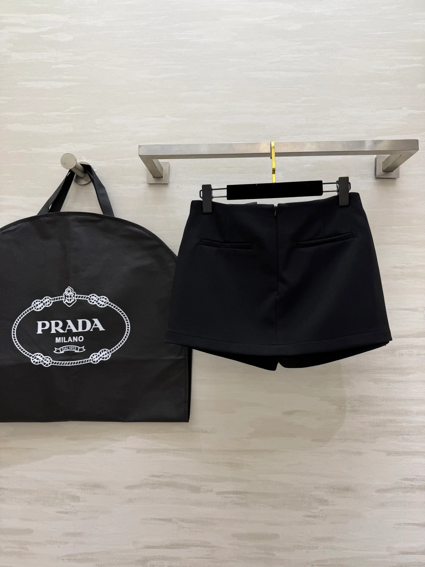 Шорты Женские Prada 11568010
