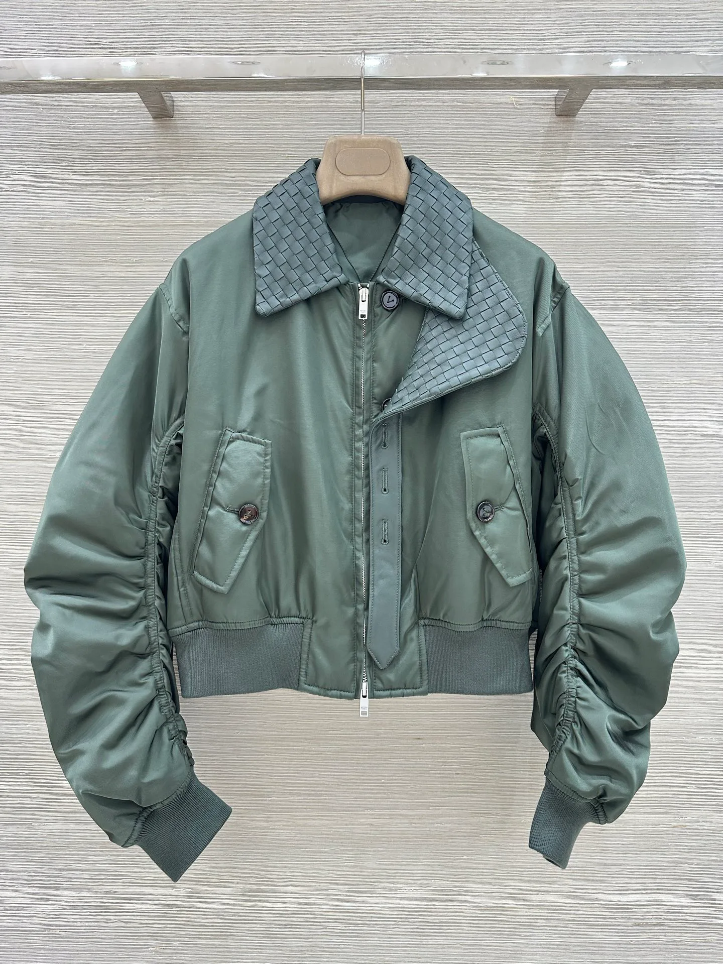 Куртки И Пуховики Женские Bottega Veneta 18226323