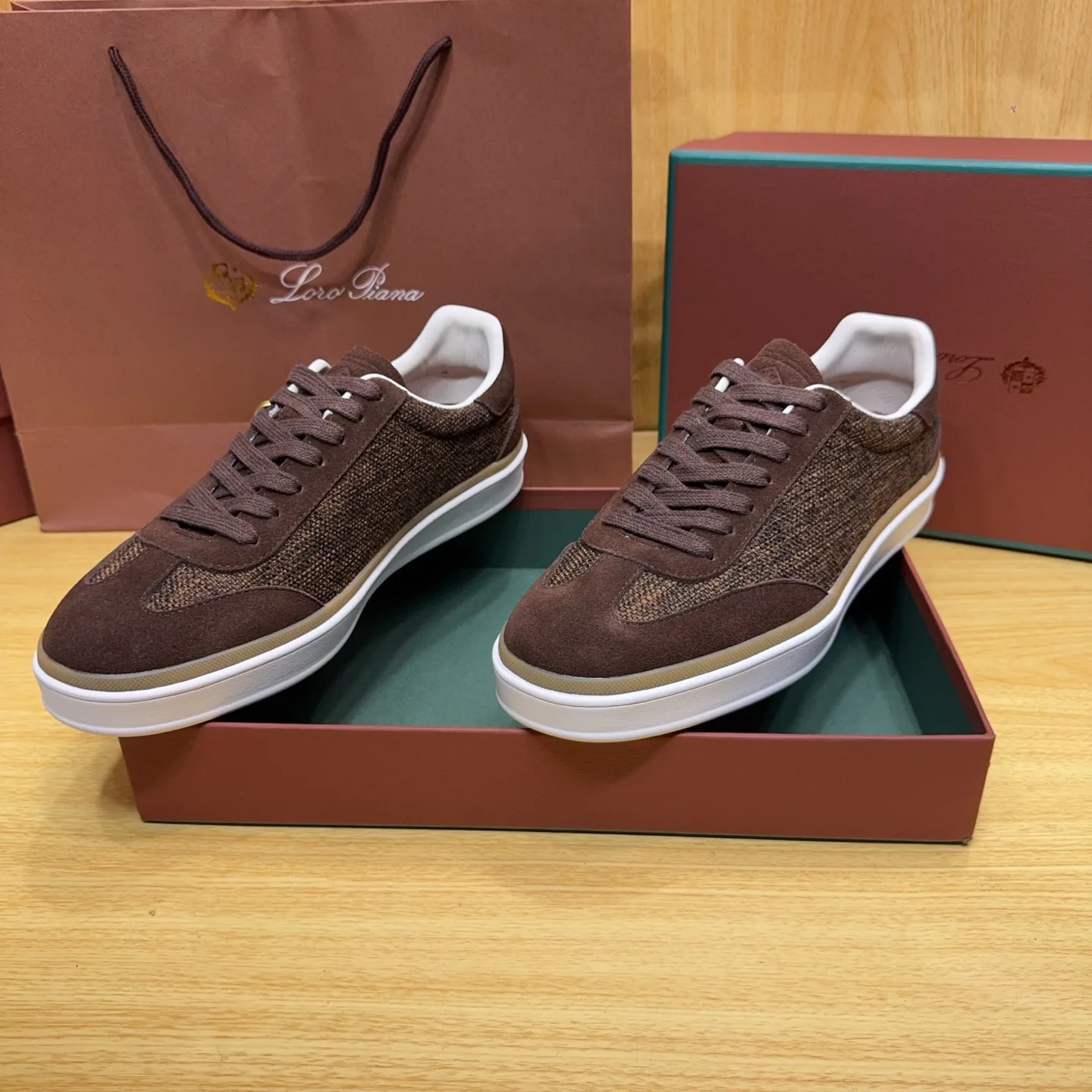 Кроссовки Женские Loro Piana 18263647