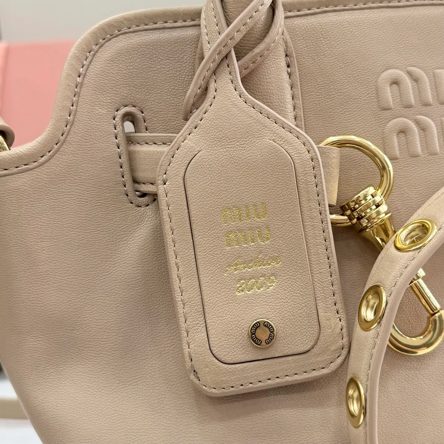Классические Сумки Женские Miu Miu 11872251