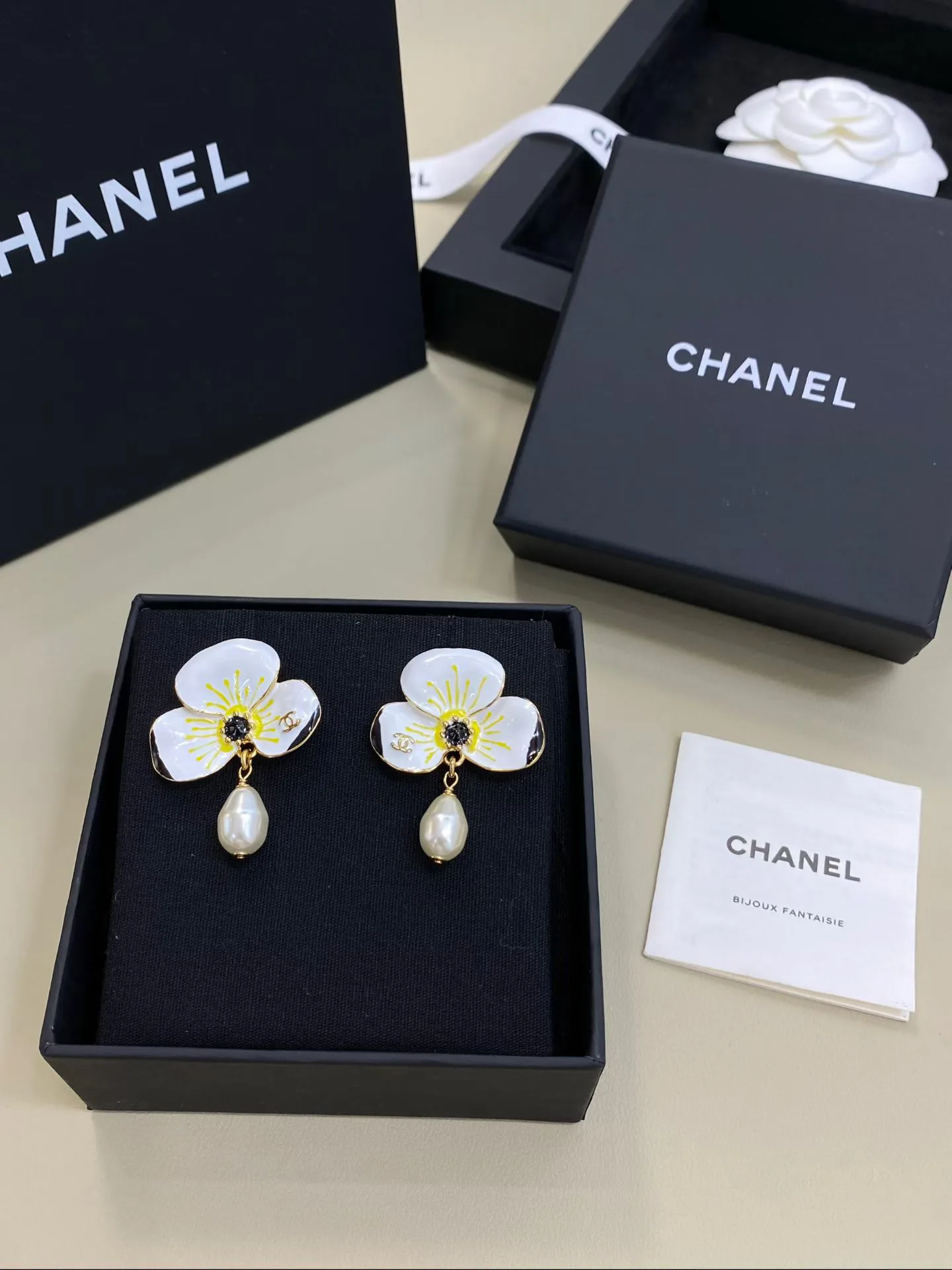 Бижутерия Chanel 18122621