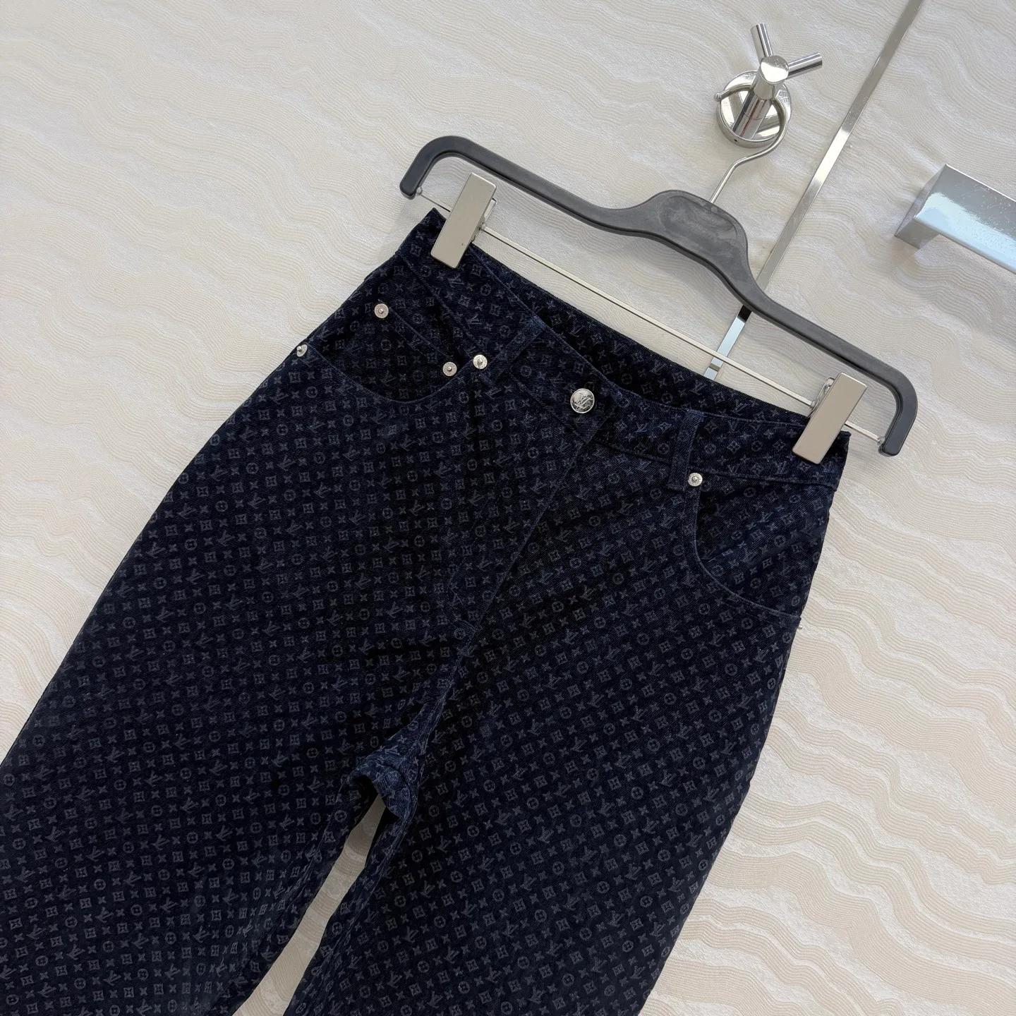 Джинсы Женские Louis Vuitton 18711575