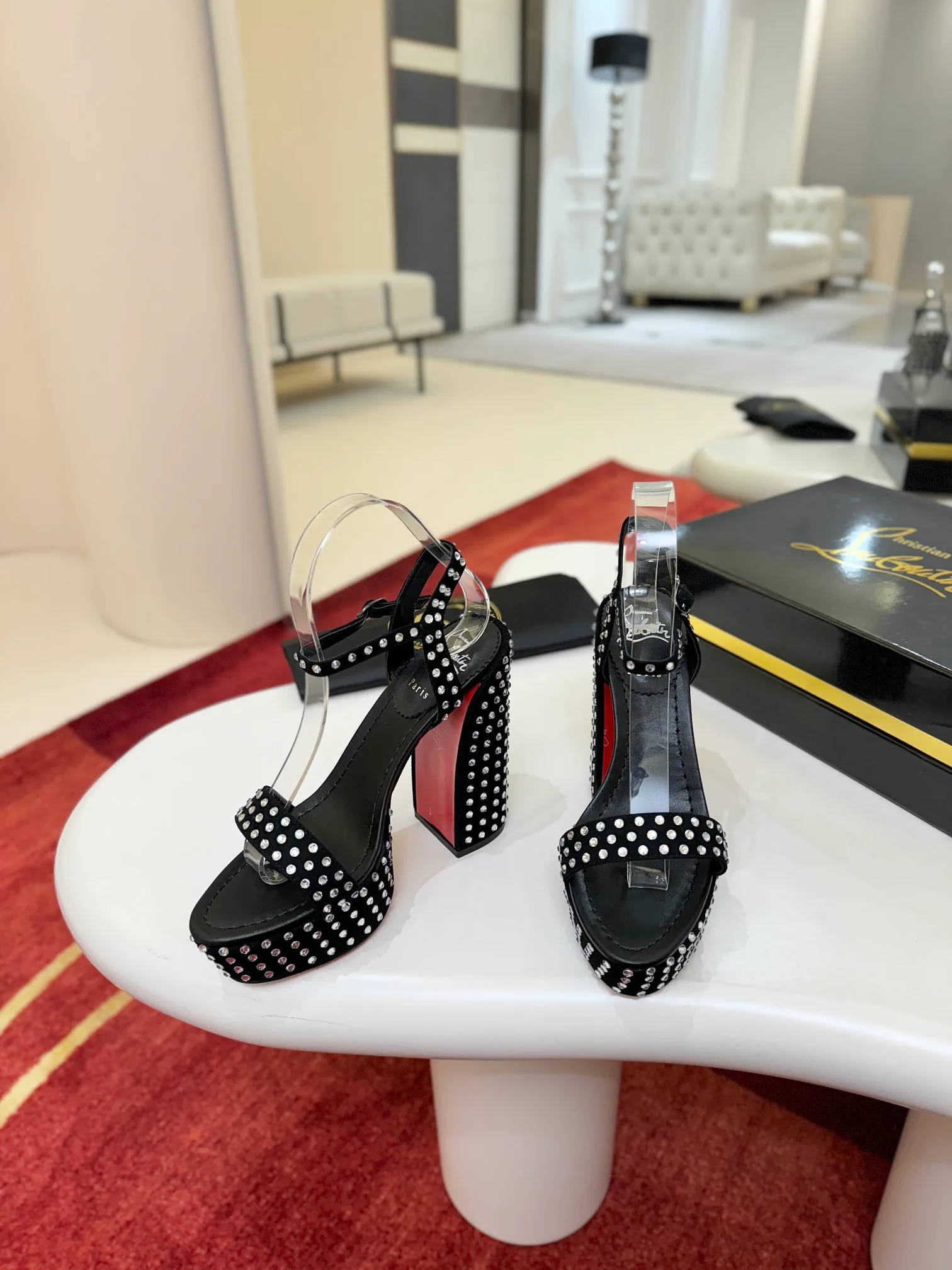 Сандалии Женские Christian Louboutin 1284471