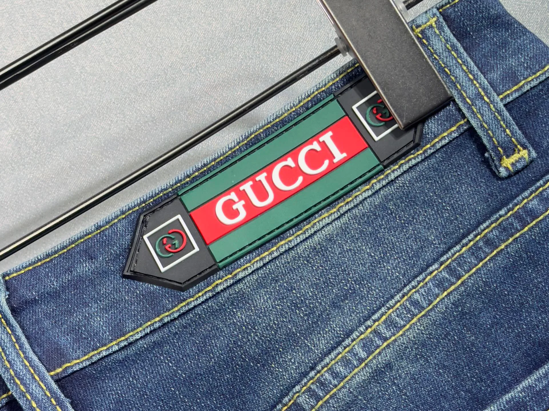 Джинсы Мужские Gucci 18098364