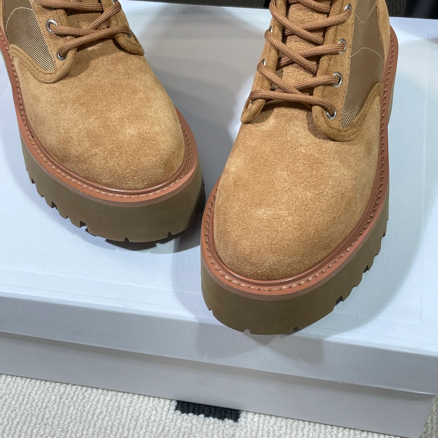 Ботинки Женские Celine 18041610