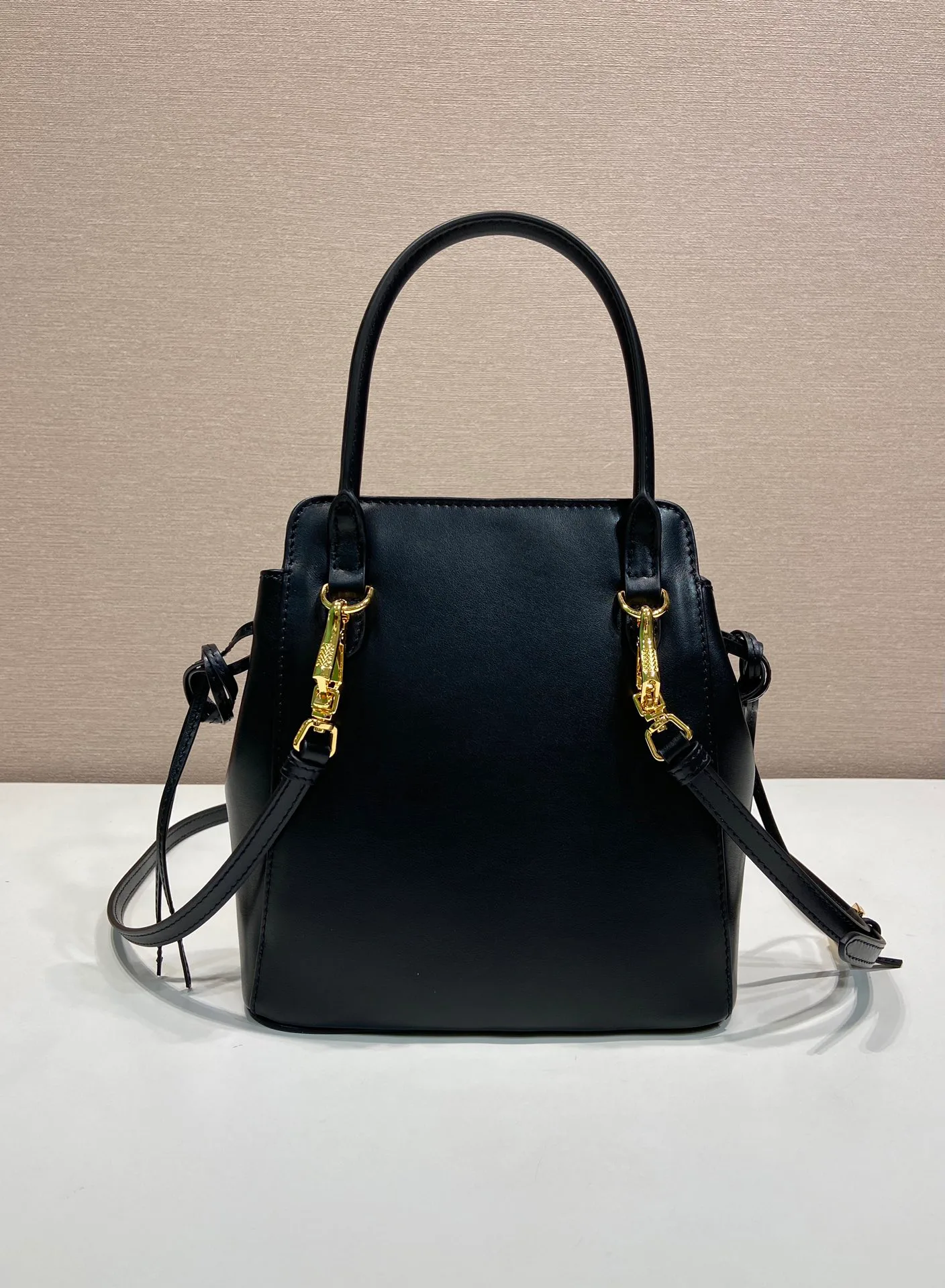Классические Сумки Женские Prada 11627422