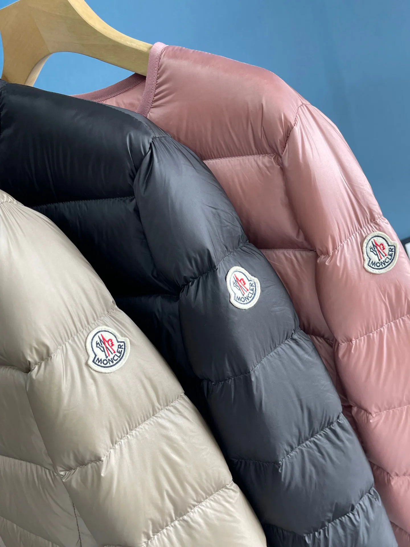 Куртки И Пуховики Женские Moncler 18188927