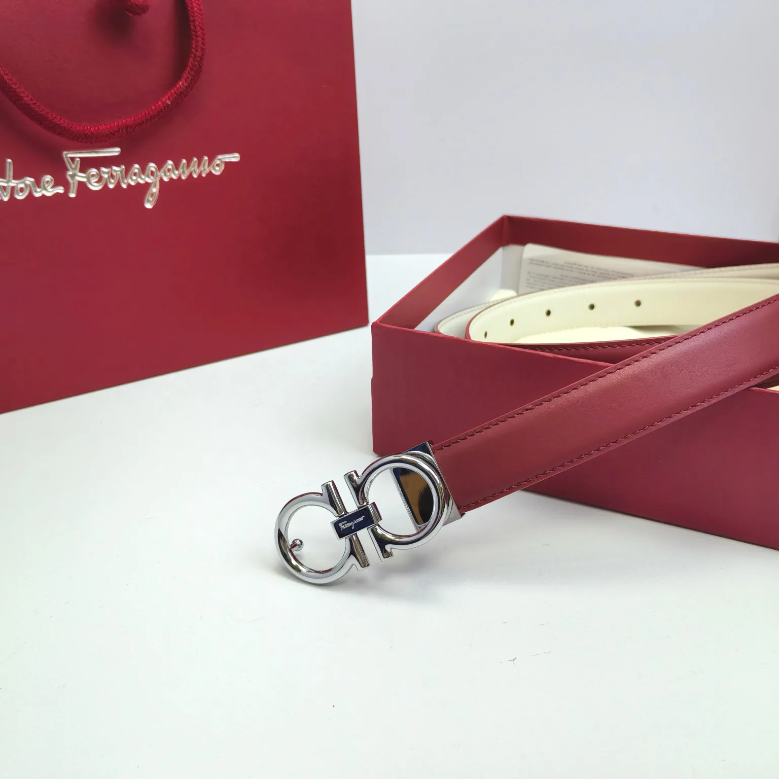 Поясные Сумки Женские Salvatore Ferragamo 11886340