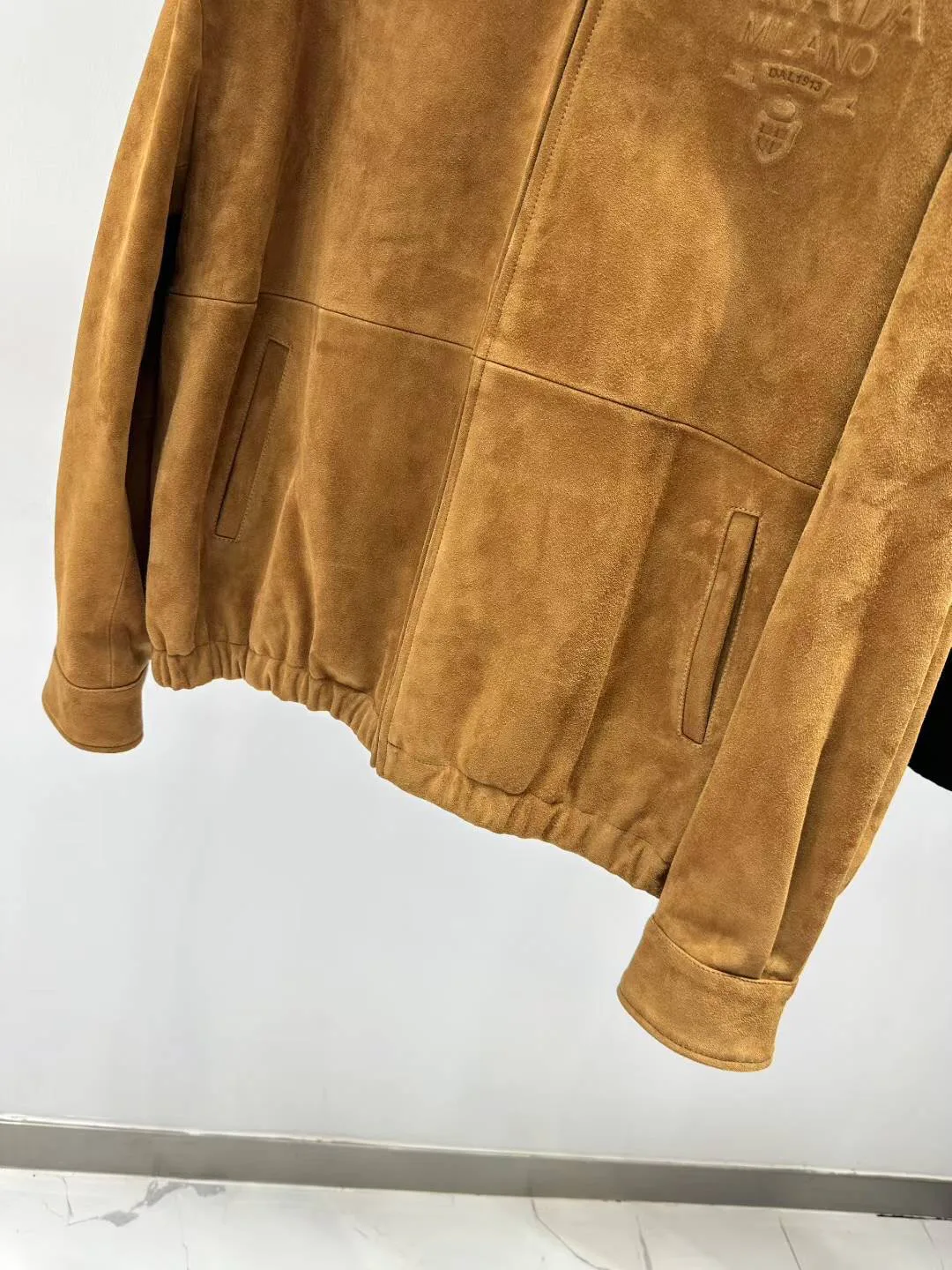 Кожаные Куртки И Дублёнки Женские Prada 13186439