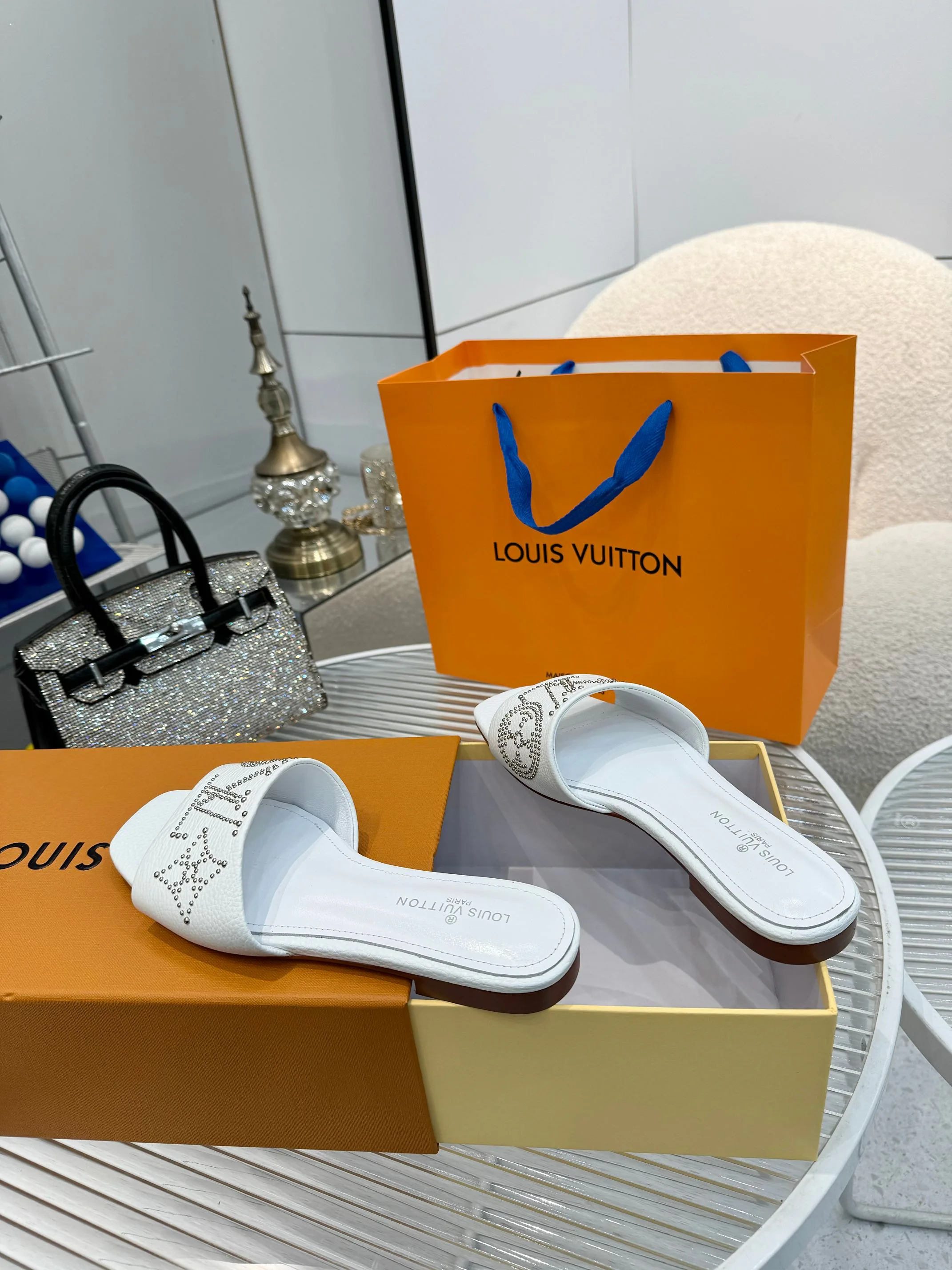 Шлепанцы Женские Louis Vuitton 25916