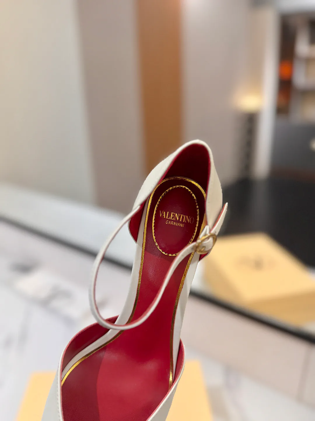Босоножки Женские Valentino 18134971