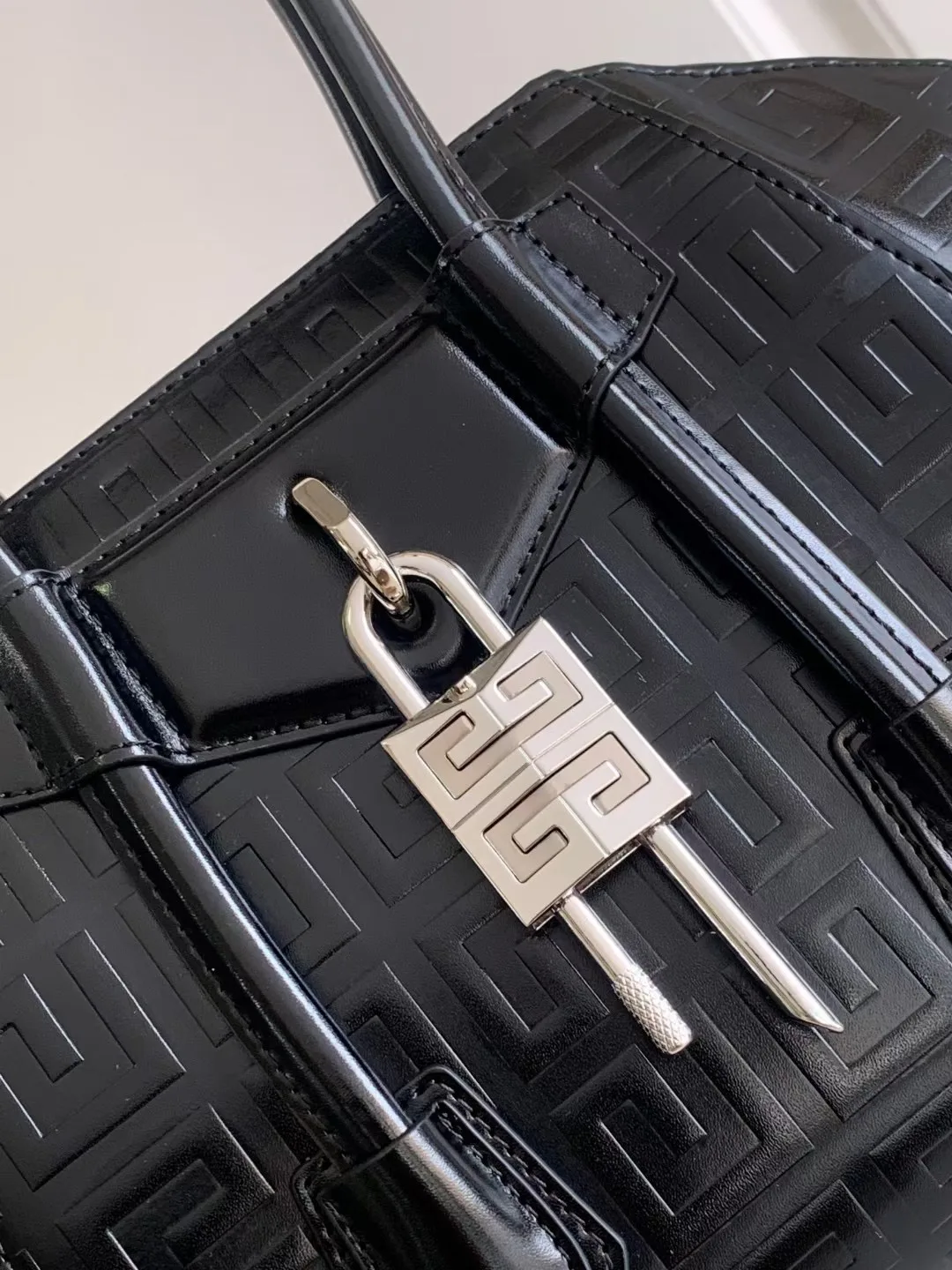 Сумки На Ремне Женские Givenchy 393503