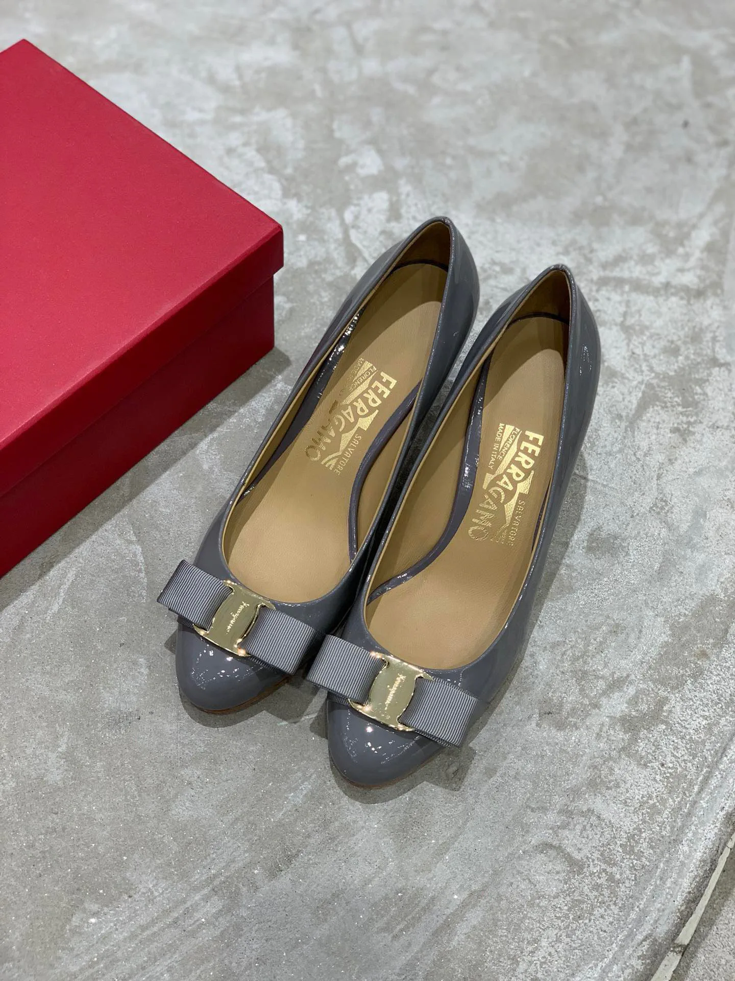 Туфли Женские Salvatore Ferragamo 18340720