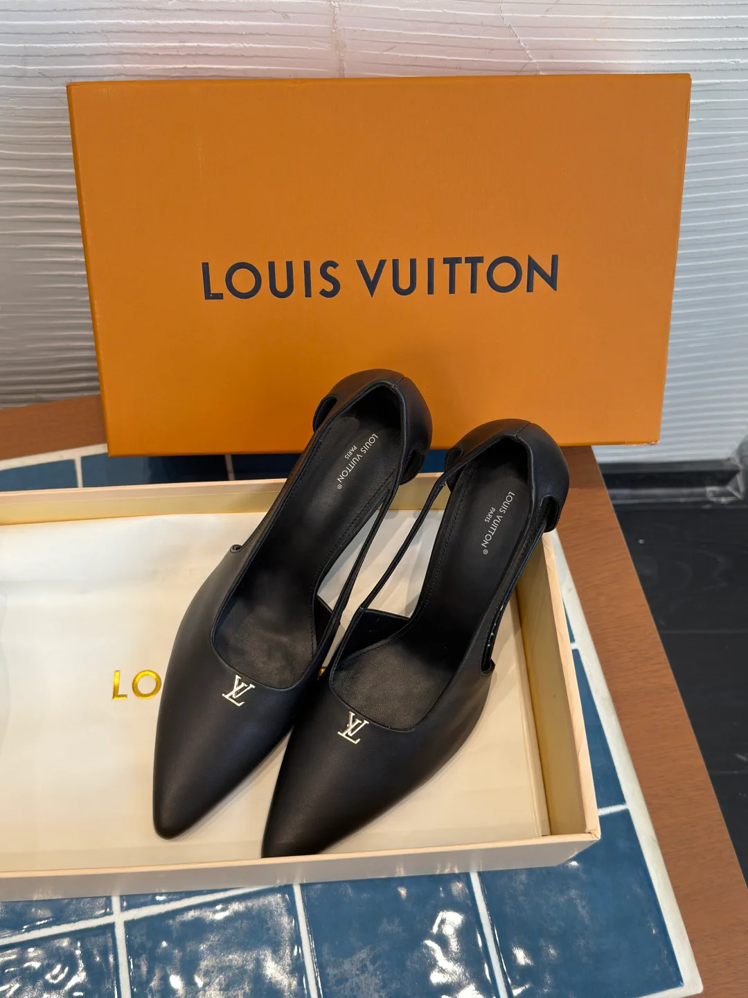 Туфли Женские Louis Vuitton 18604376