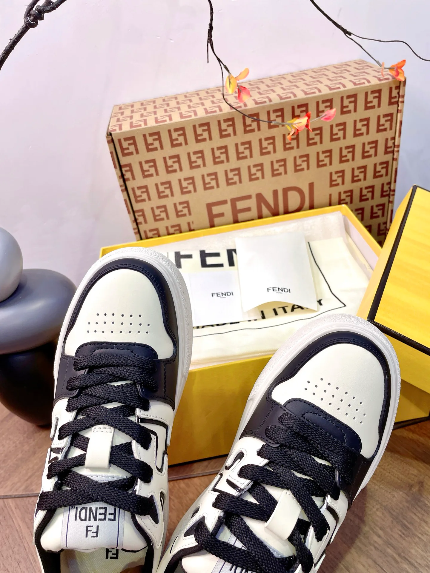 Кроссовки Женские Fendi 17957335