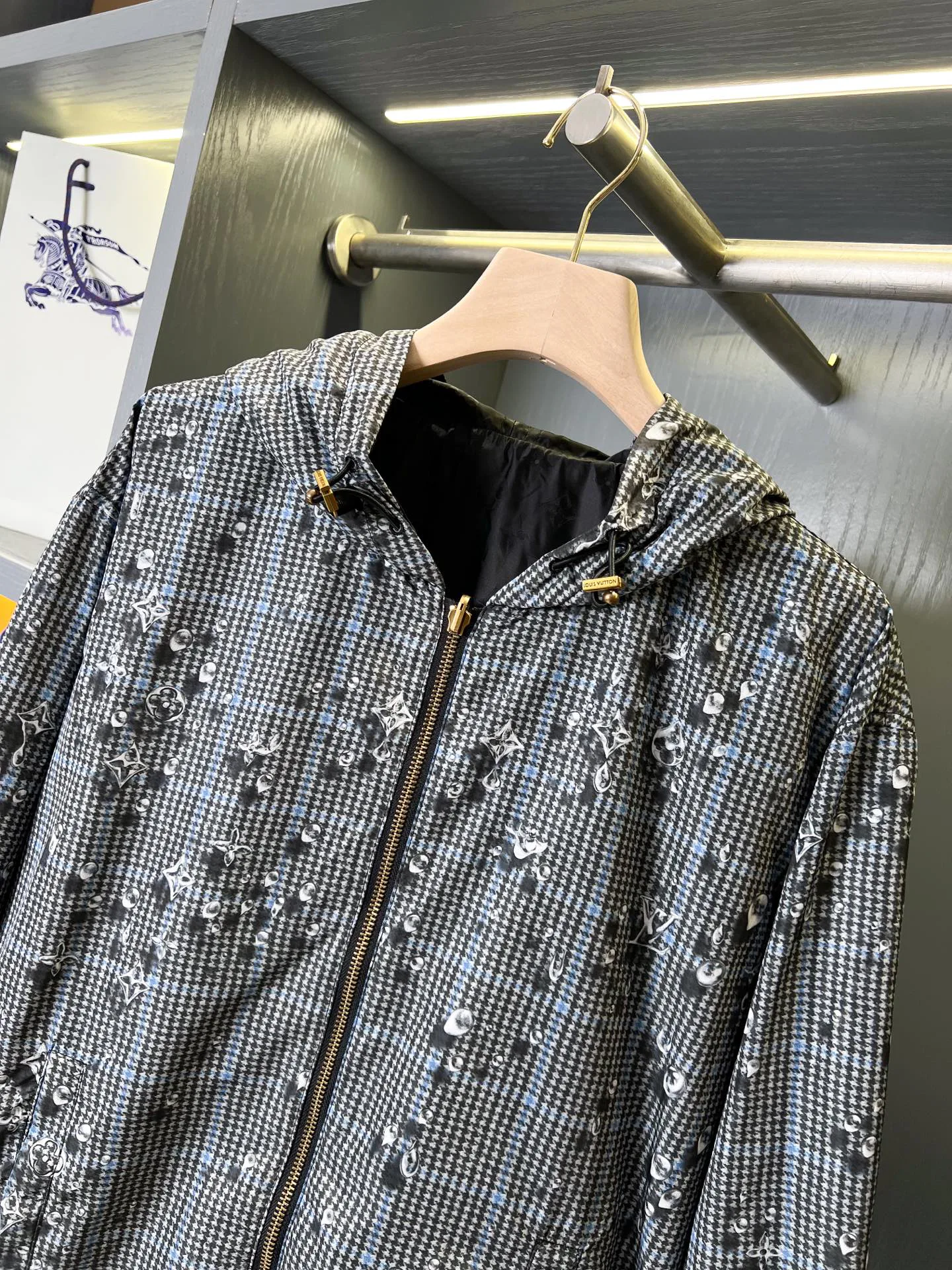 Куртки И Пуховики Женские Louis Vuitton 11595313