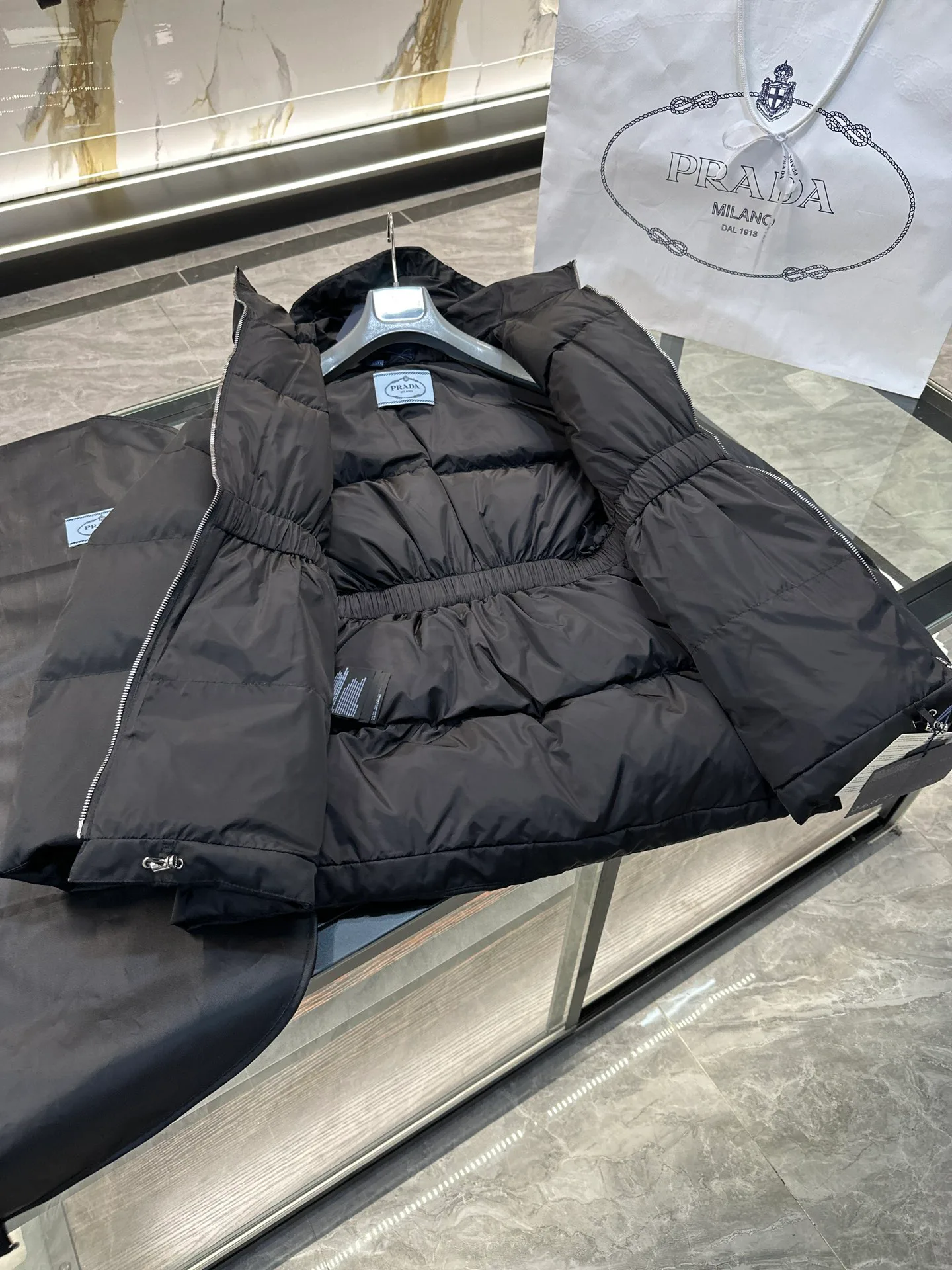 Куртки И Пуховики Женские Prada 17964590