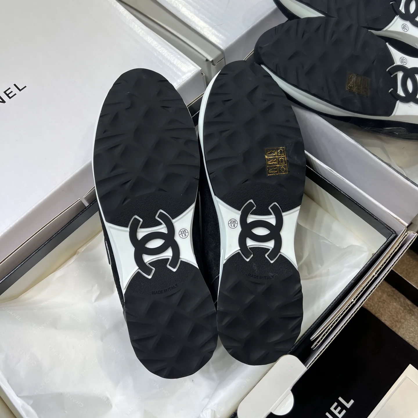 Кроссовки Женские Chanel 24200