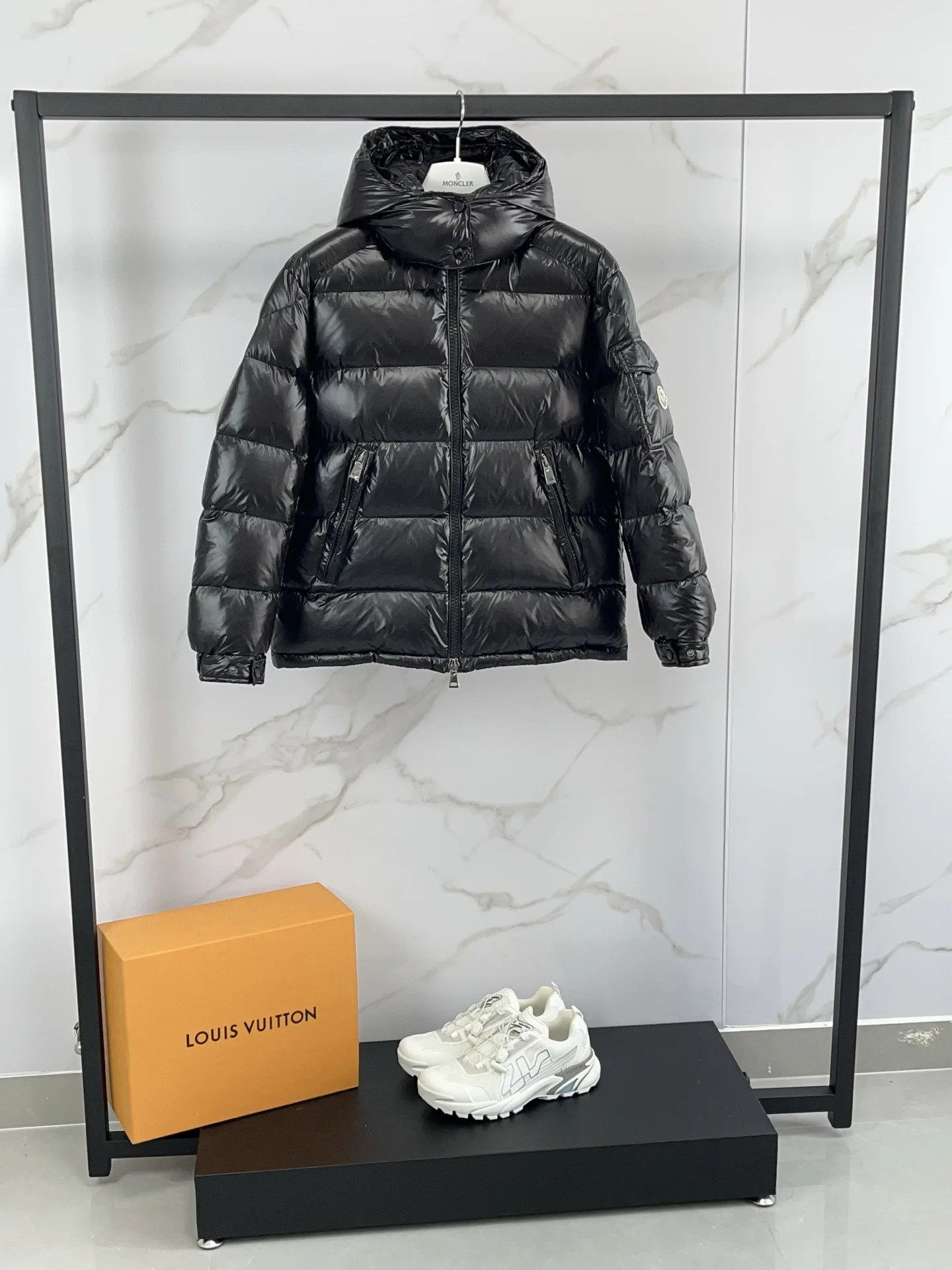 Куртки И Пуховики Женские Moncler 18391725