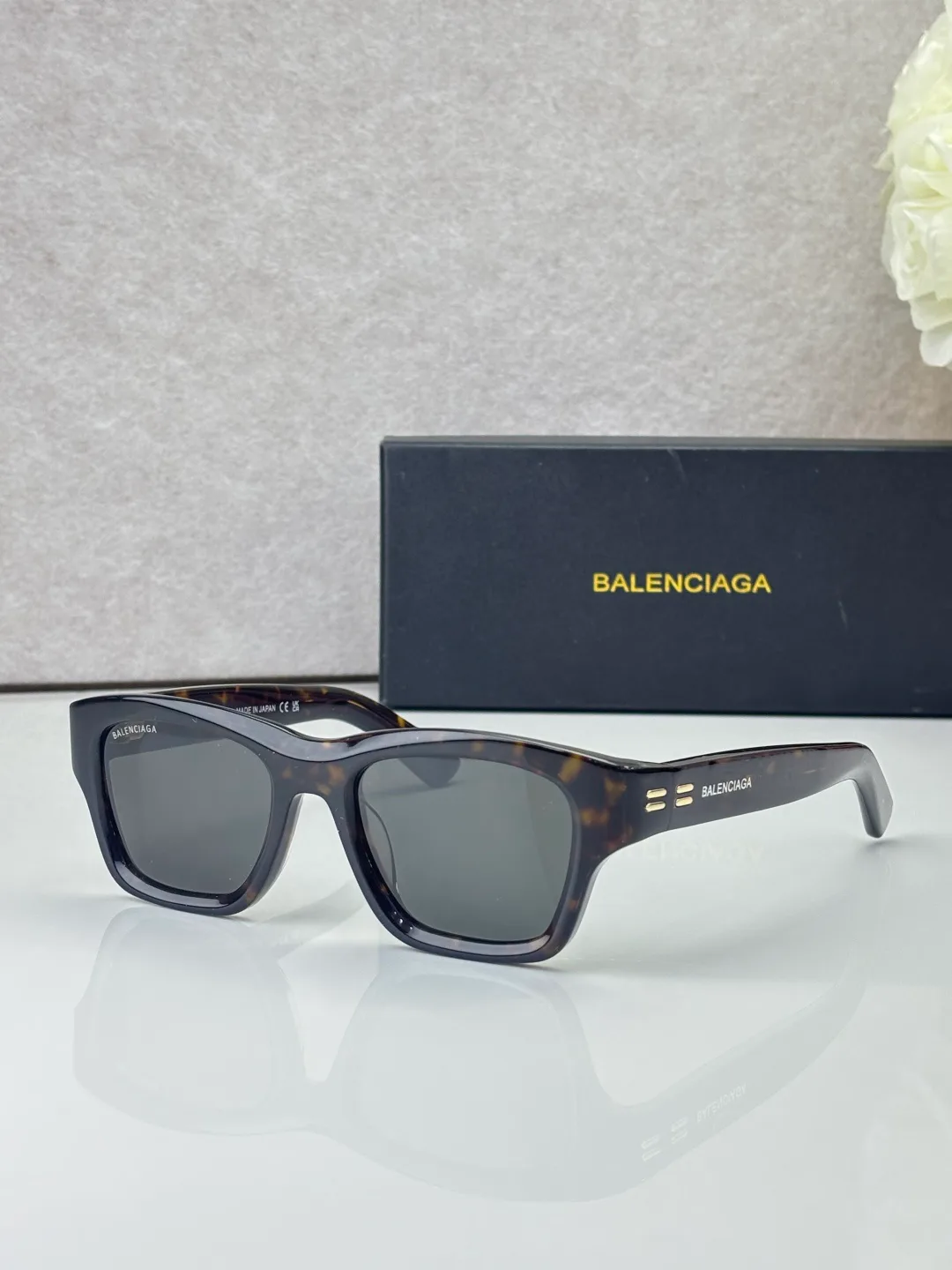 Очки Balenciaga 18642751