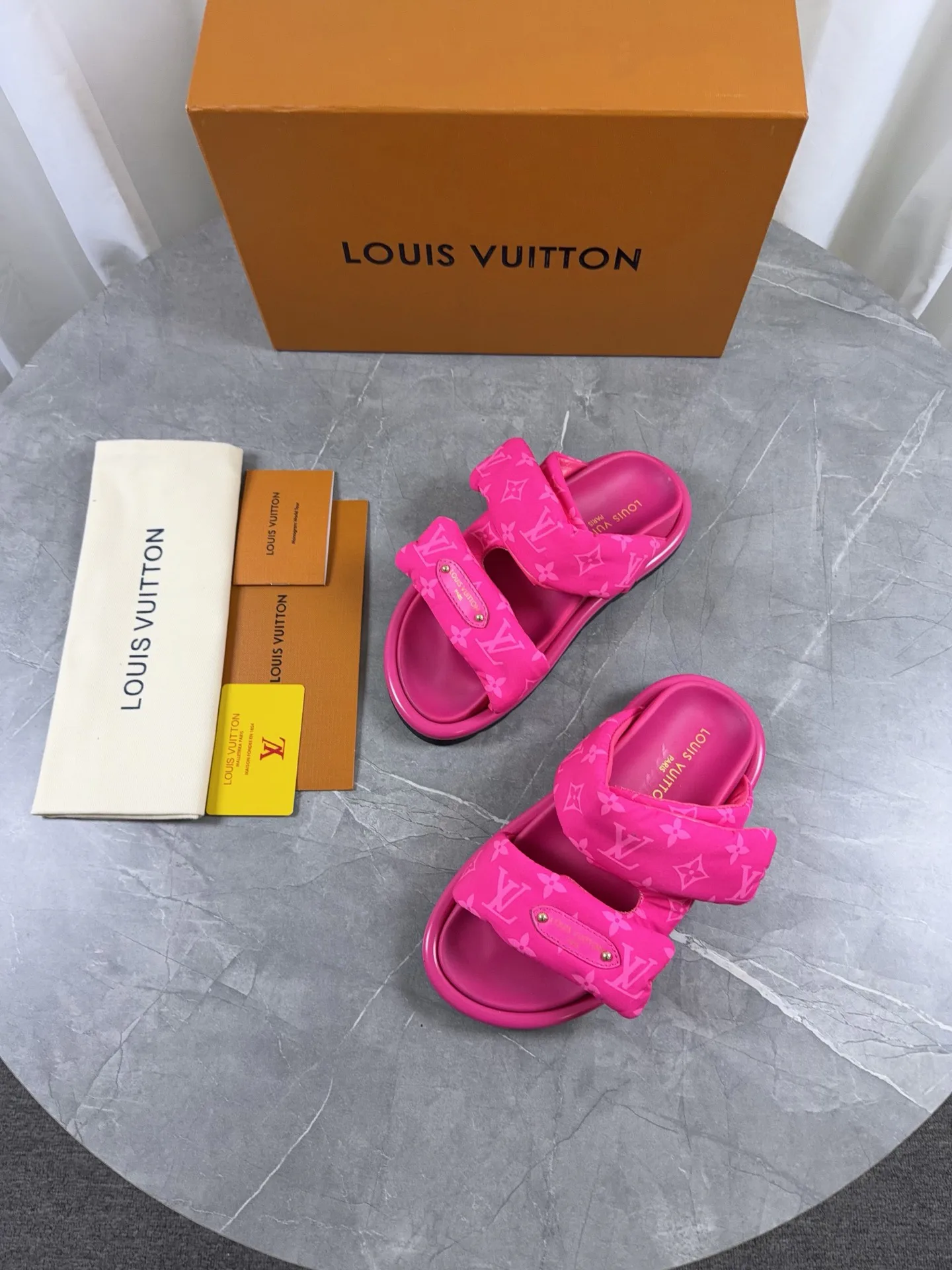 Шлепанцы Женские Louis Vuitton 11633117