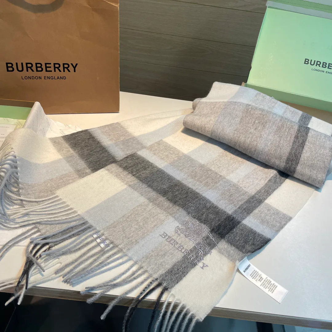 Шарфы Burberry 498283
